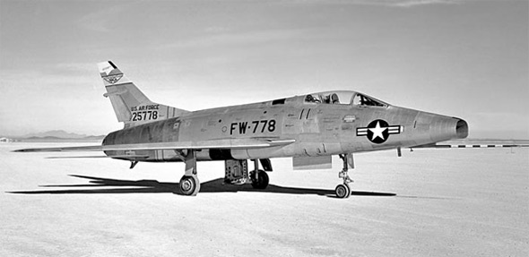 F-100 Fighter Jet